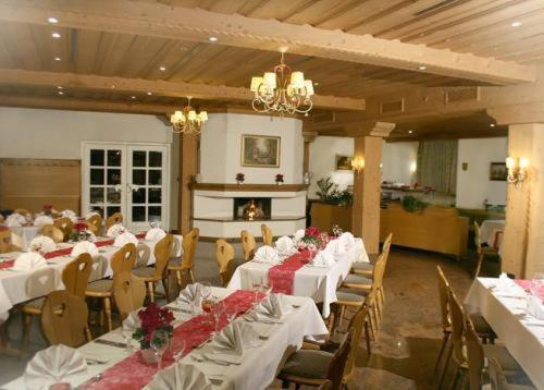 Hotel & Restaurant Lamm Мосбах Екстериор снимка