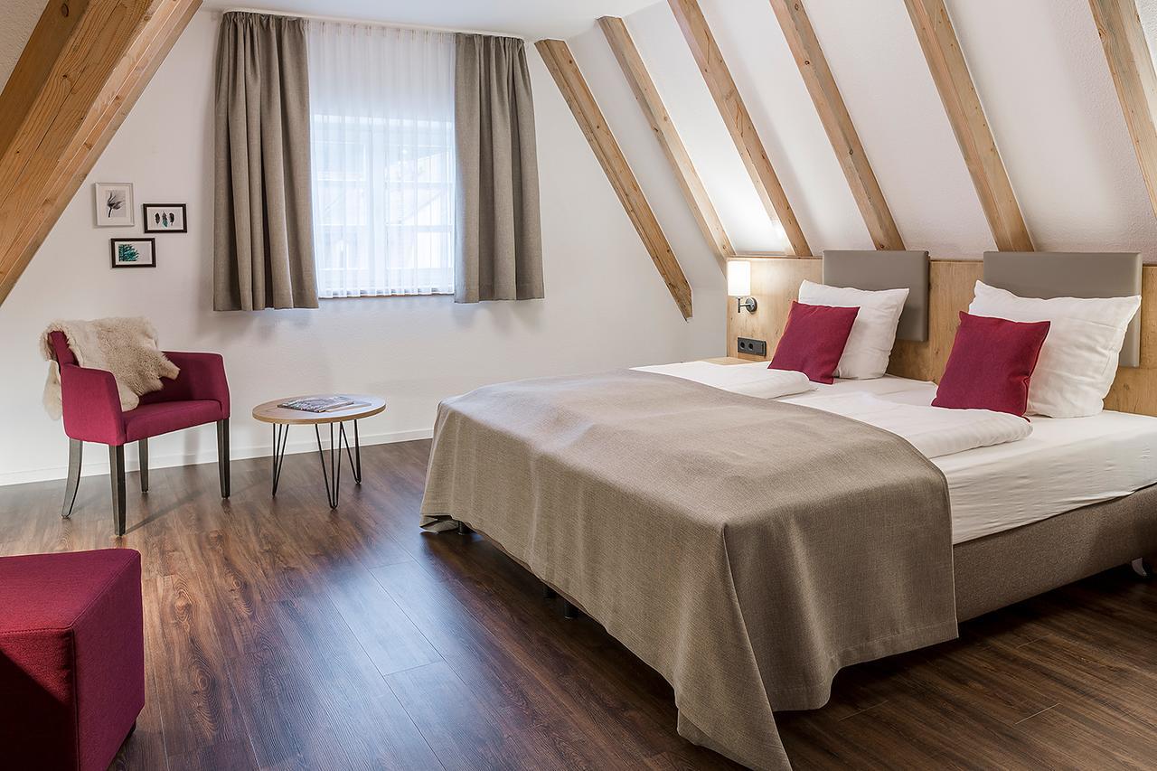Hotel & Restaurant Lamm Мосбах Екстериор снимка
