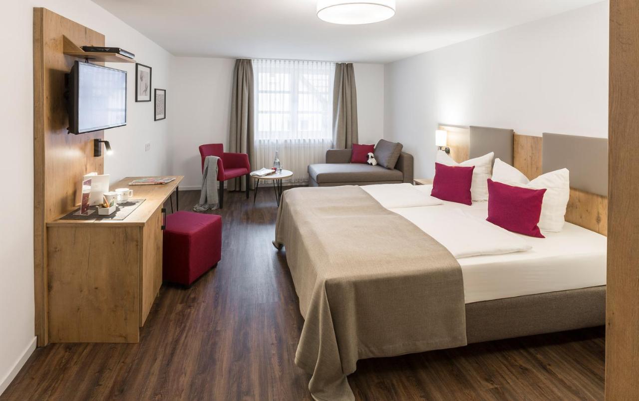 Hotel & Restaurant Lamm Мосбах Екстериор снимка