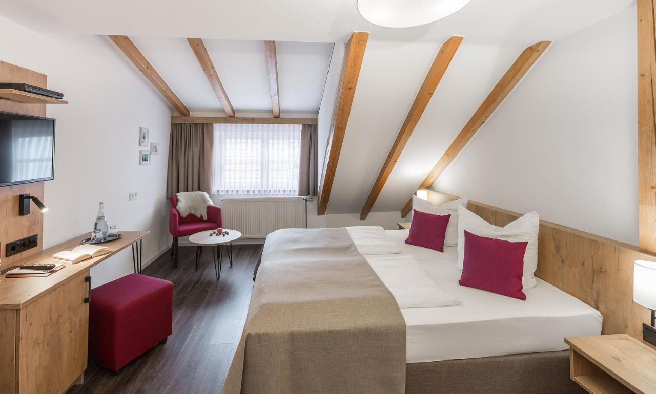 Hotel & Restaurant Lamm Мосбах Екстериор снимка