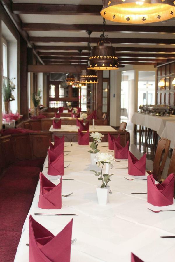 Hotel & Restaurant Lamm Мосбах Екстериор снимка